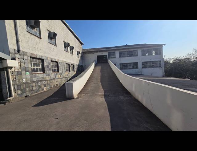 5,267M² BUILDING FOR SALE IN ROSSBURGH